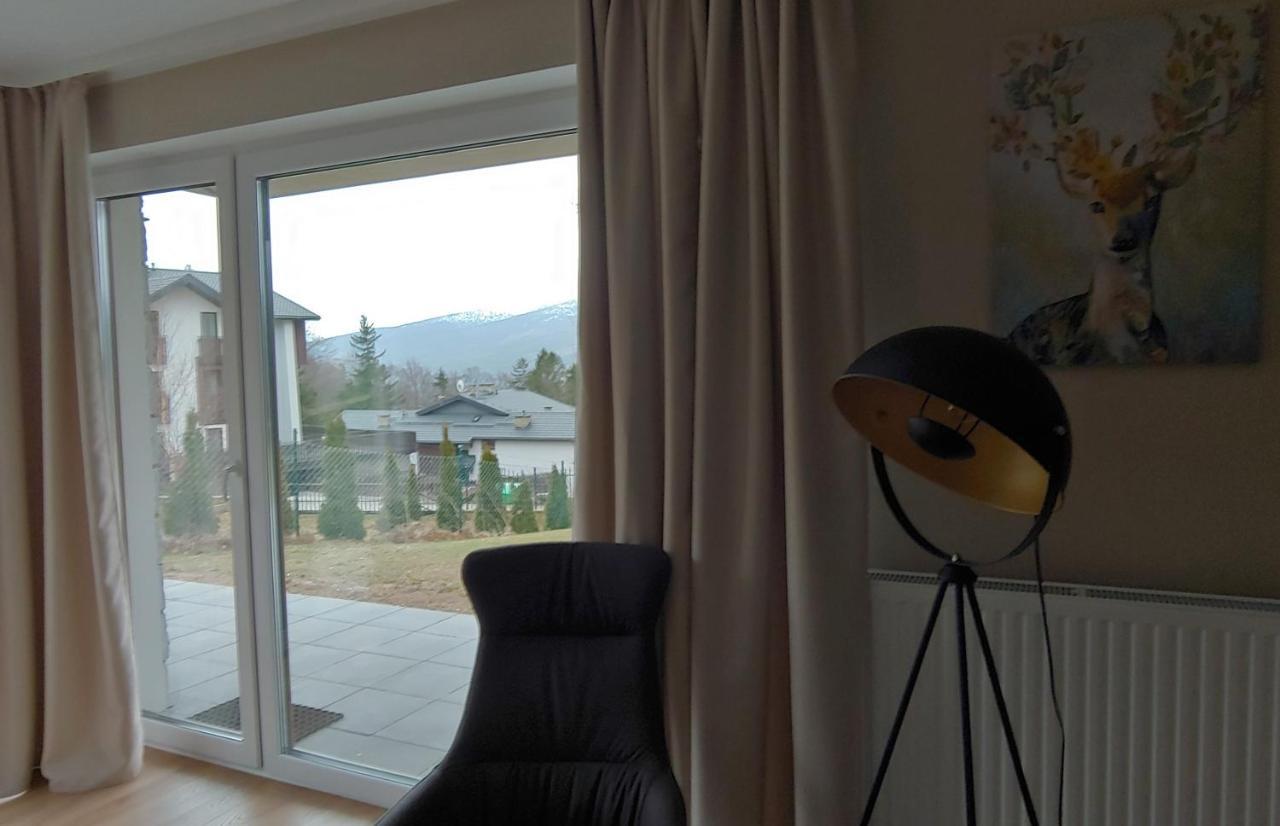 Apartamenty Everysky - Izerska 8 シクラルスカ・ポレンバ エクステリア 写真