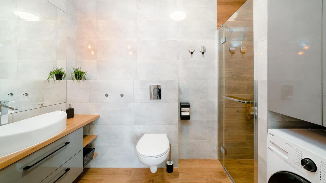 Apartamenty Everysky - Izerska 8 シクラルスカ・ポレンバ エクステリア 写真