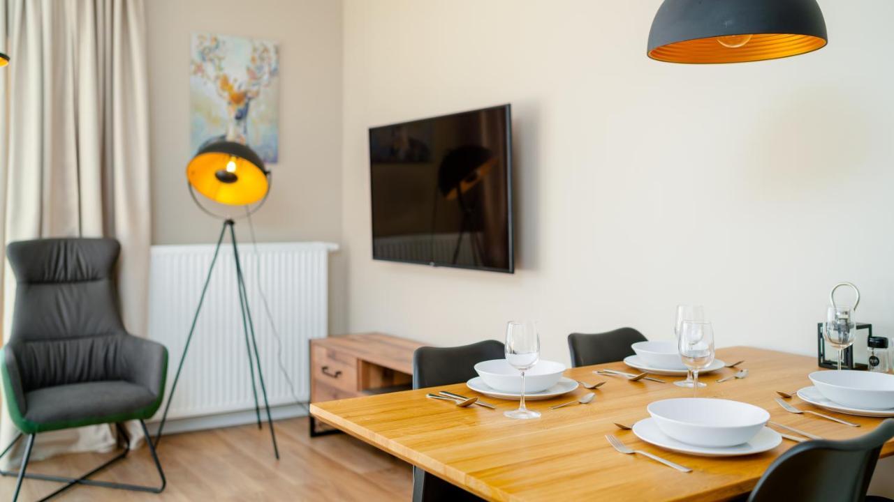 Apartamenty Everysky - Izerska 8 シクラルスカ・ポレンバ エクステリア 写真