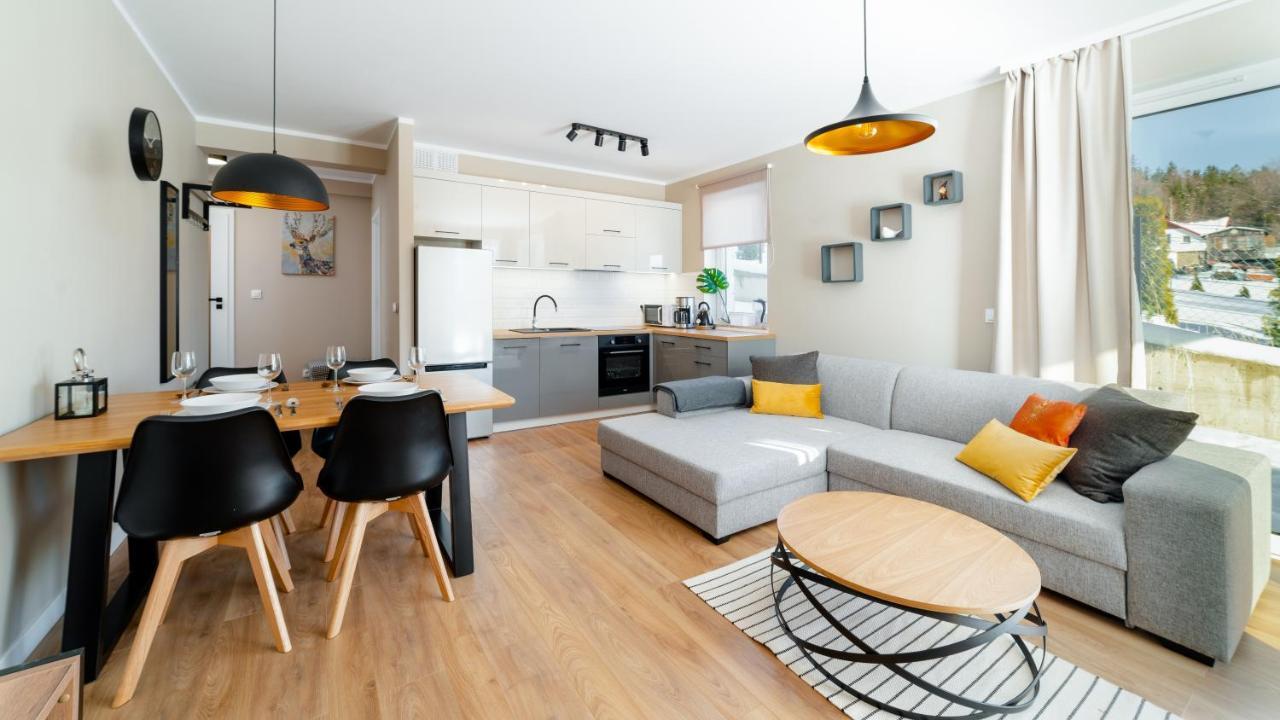 Apartamenty Everysky - Izerska 8 シクラルスカ・ポレンバ エクステリア 写真