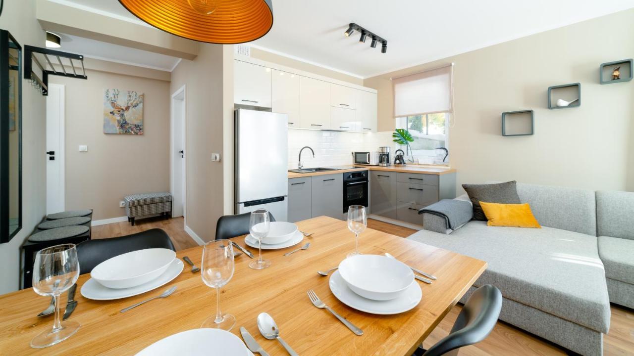 Apartamenty Everysky - Izerska 8 シクラルスカ・ポレンバ エクステリア 写真